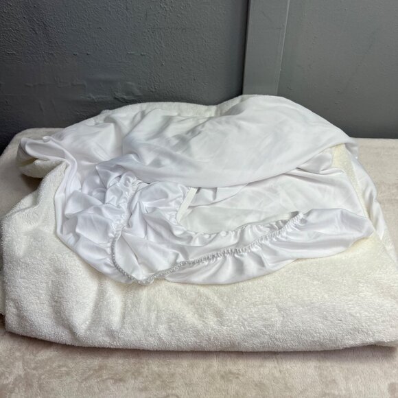 SafeRest Mattress Protector Pad Twin XL White College Dorm Essential - Picture 2 of 3